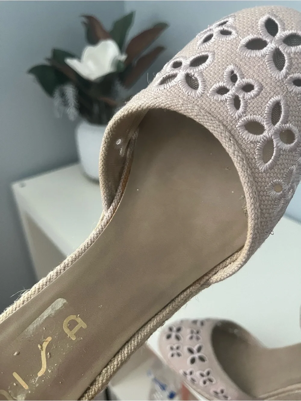 Unisa ankle strap